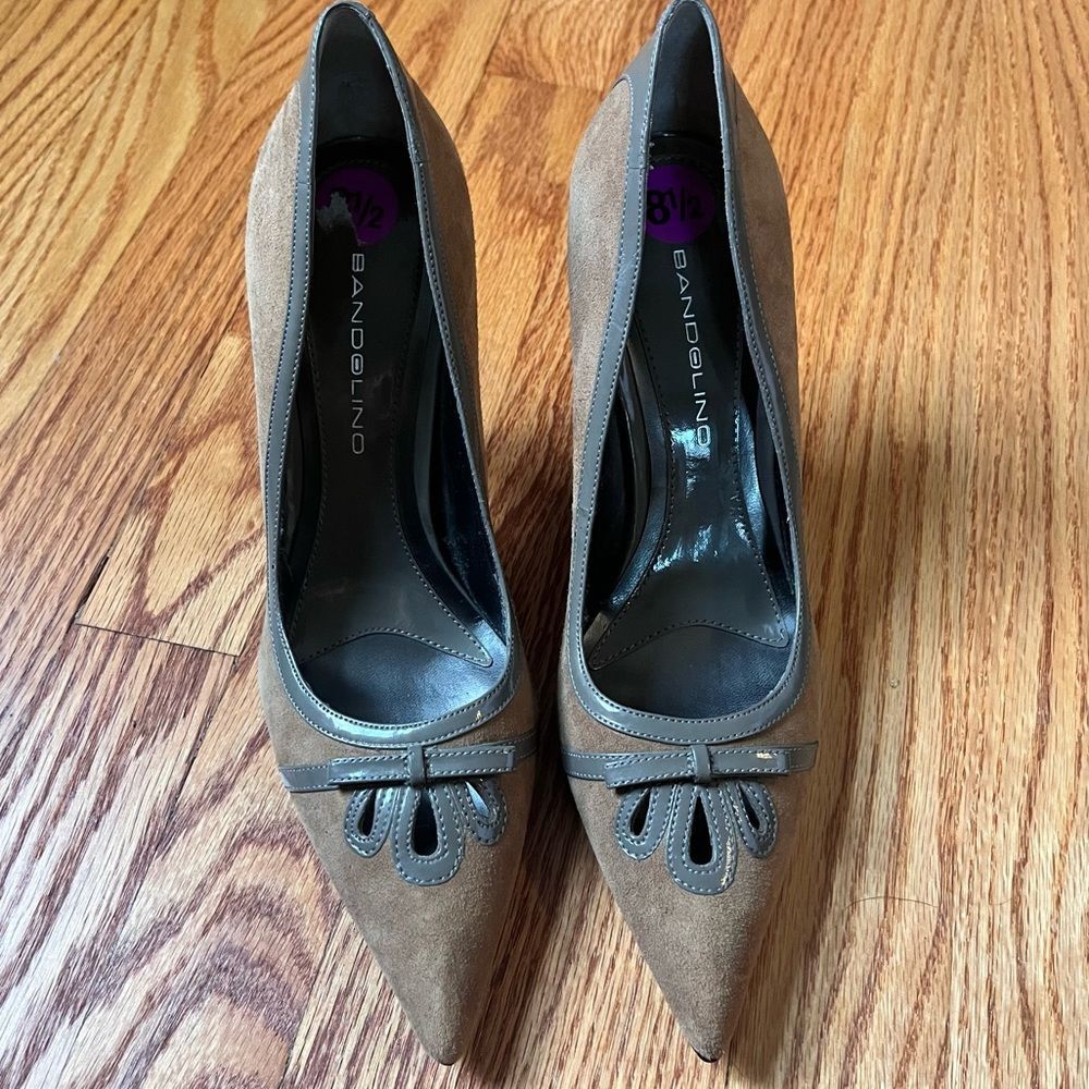 Bandolino Suede Heel Pointy Toe size 8.5
